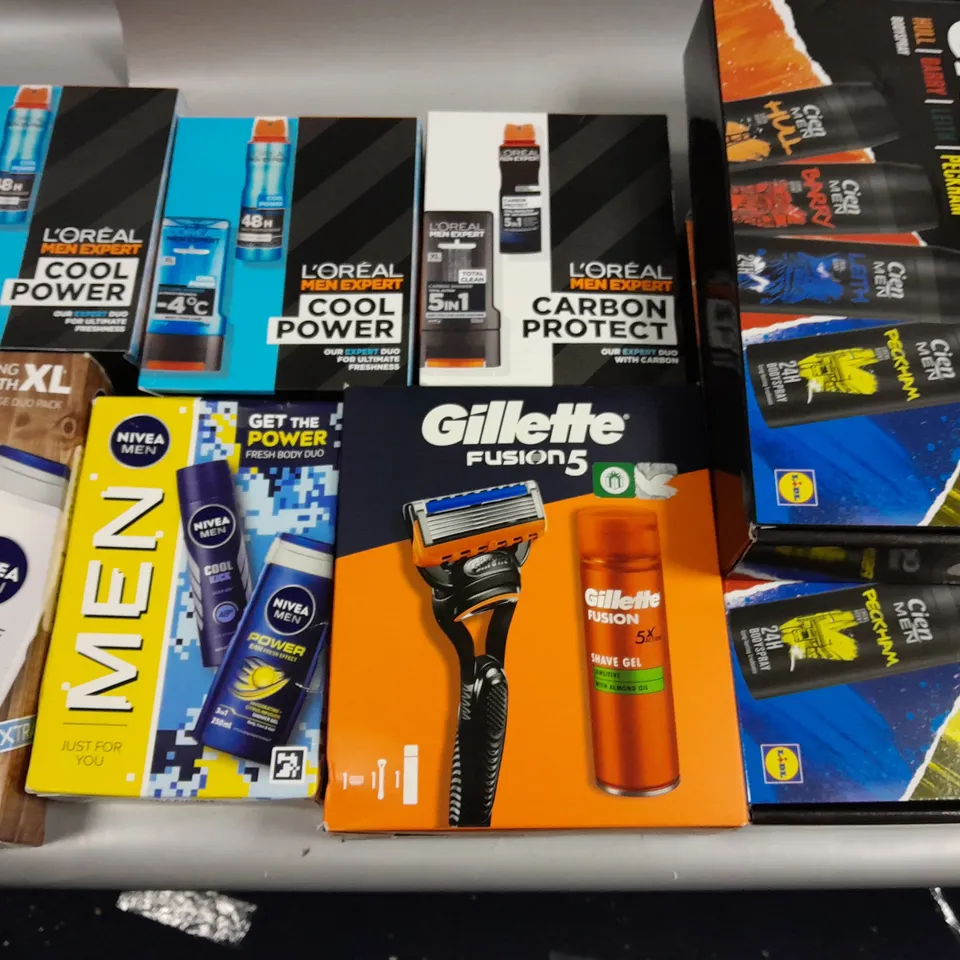 LOT OF 8 ASSORTED HEALTH AND BEAUTY SETS TO INCLUDE LOREAL, GILLETTE AND CIEN