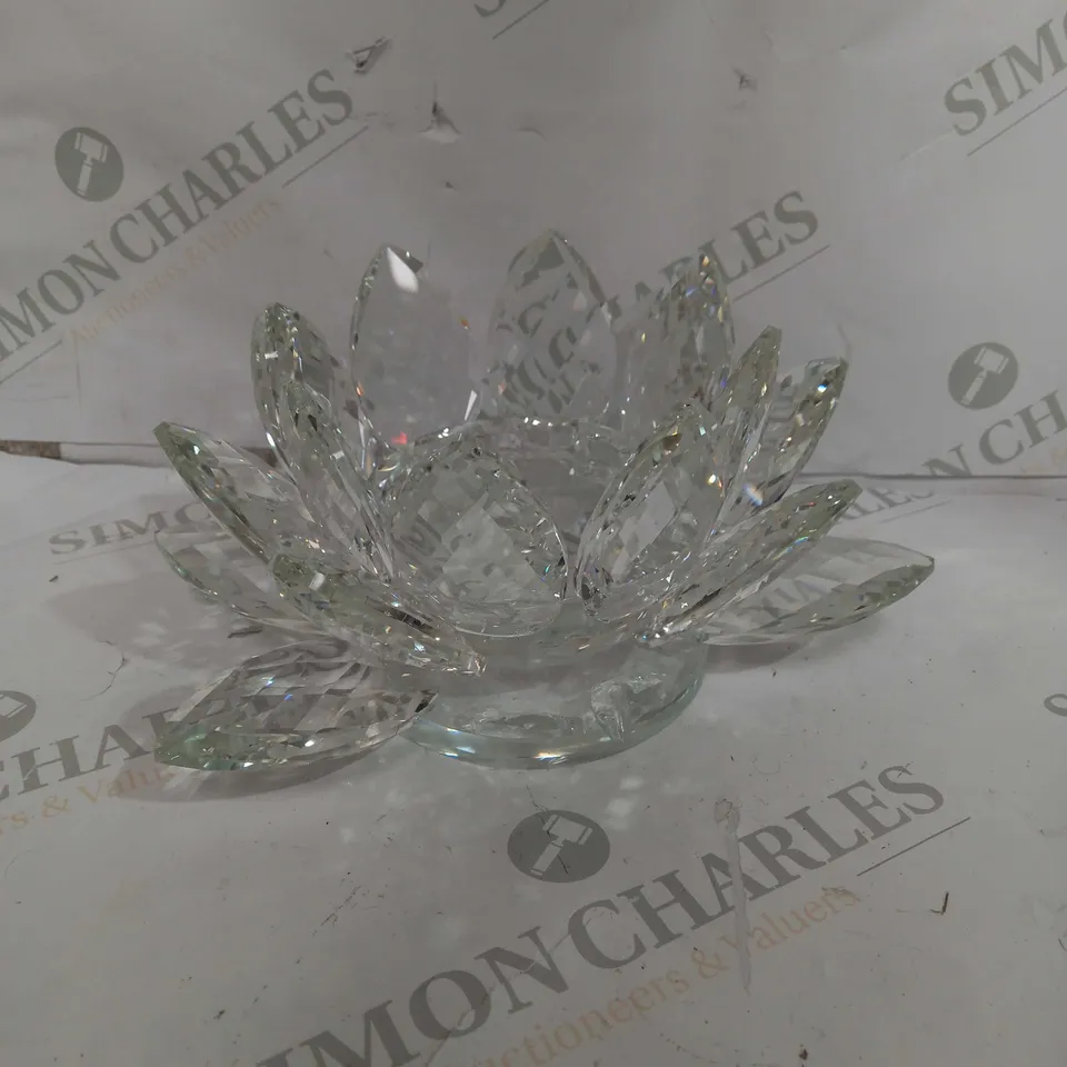 JULIAN MCDONALD LOTUS CANDLE HOLDER - CLEAR