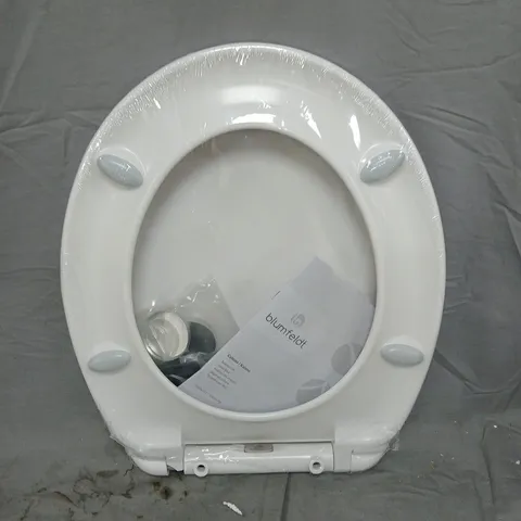 BOXED BLUMFELDT CELESTO TOILET SEAT IN WHITE