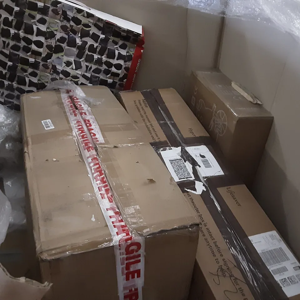 PALLET OF ASSORTED PRODUCTS INCLUDING IV& PHLEBOTOMY TRAINING KIT, GREEN CHRISTMAS TREE, WOODEN PUZZLE BOARD KIT, KIDS PLAY MAT, COMHOMA OFFICE CHAIR 