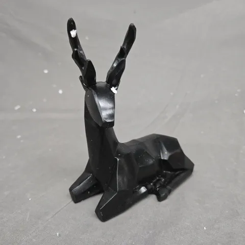 SITTING STAG NOIR CHRISTMAS DECORATION