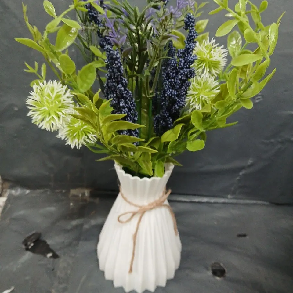 DECORATIVE FAUX LAVENDAR PLANT IN RIBBED VASE