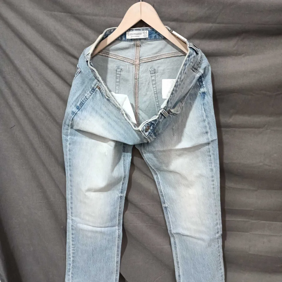 STRADIVARIUS WOMEN’S LIGHT WASH DENIM JEANS – UK 16 (EU 44, US 12)
