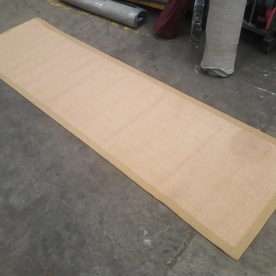 QUALITY DESIGNER AREA RUG APPROXIMATELY 80×290CM