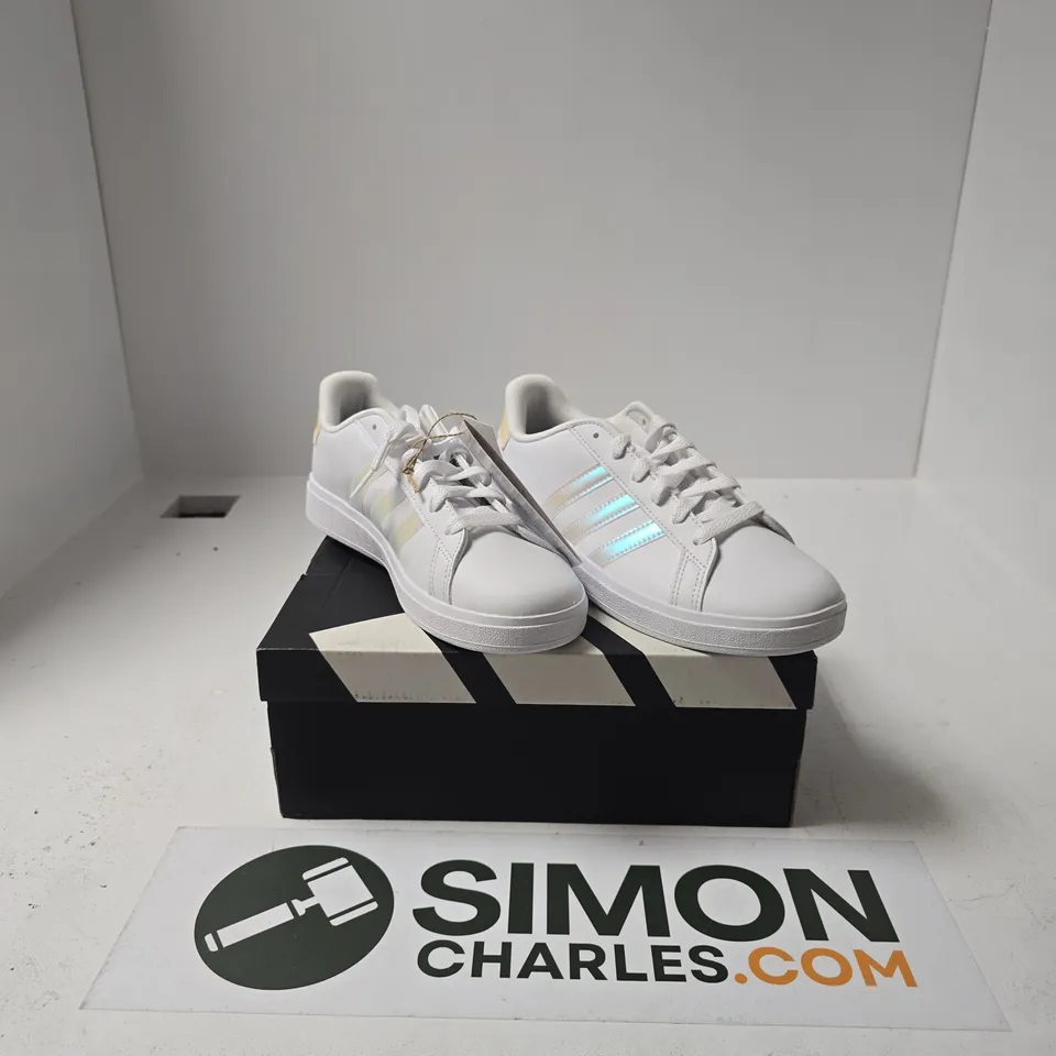 BOXED PAIR OF ADIDAS GRAND COURT SHOES SIZE UK 4.5