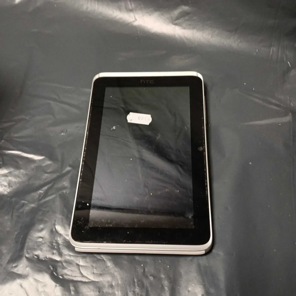 HTC TABLET  – SILVER BACK WITH WHITE CAMERA MODULE 