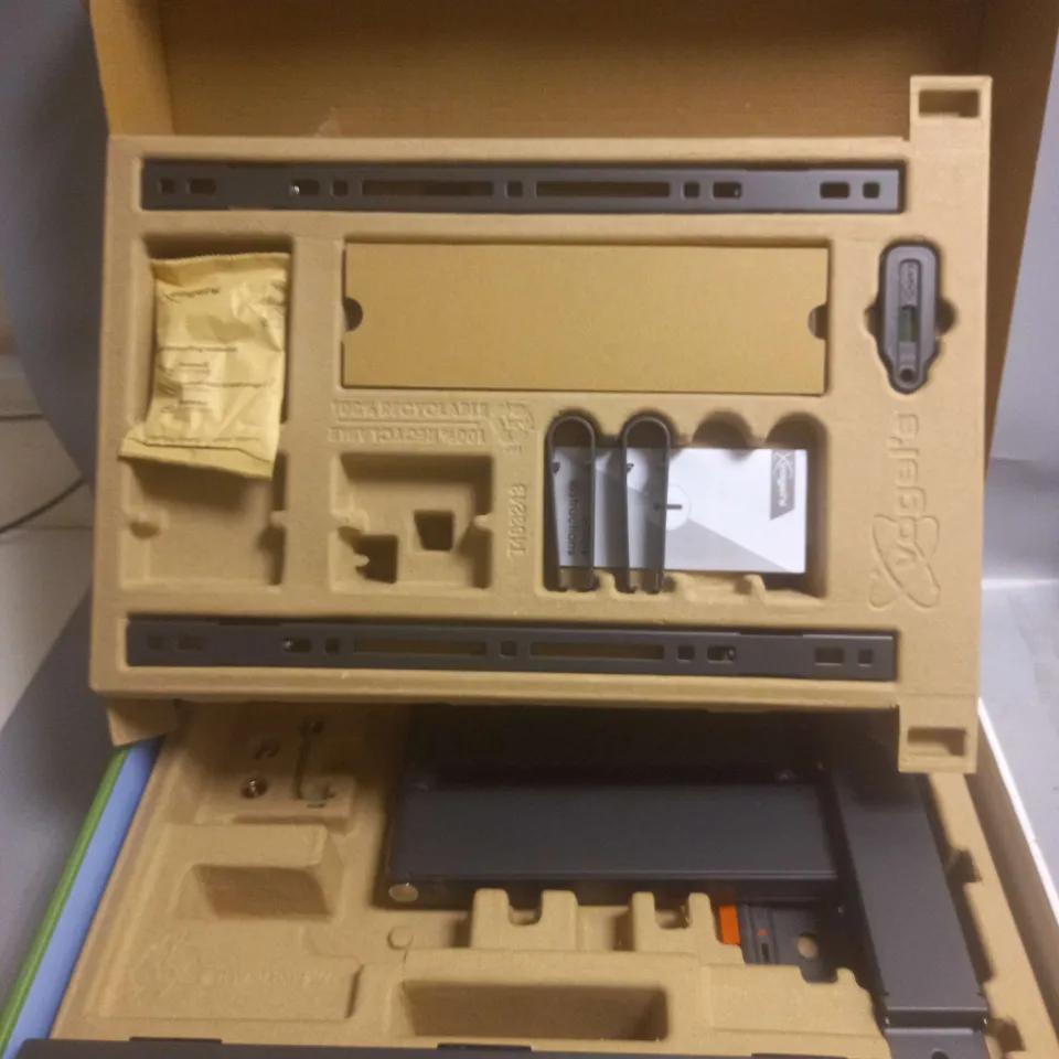 VOGEL'S FULL MOTION TV MOUNT 32-65INCH 25KG