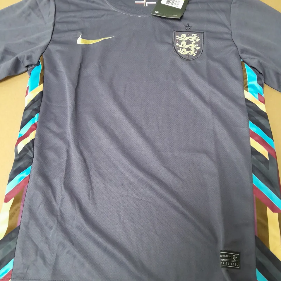 NIKE ENGLAND KIDS AWAY KIT - SIZE 24