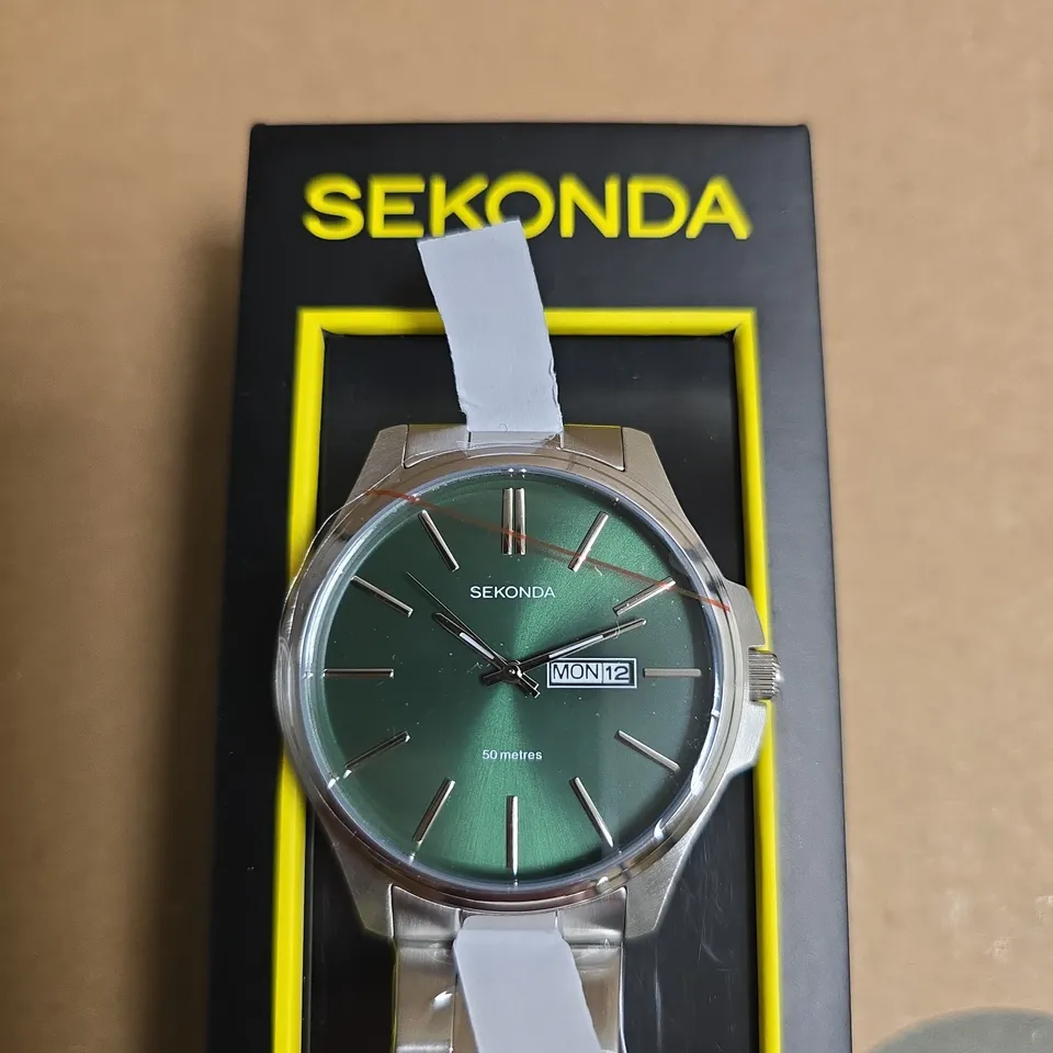 BOXED SEKONDA GREEN DIAL GENTS WATCH