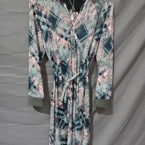 K DESIGN KOMODO STYLE SHIRT DRESS IN GREEN MULTI - XL