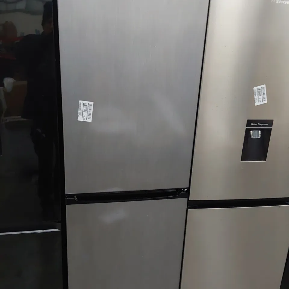 SWAN SILVER FRIDGE FREEZER SR158110S