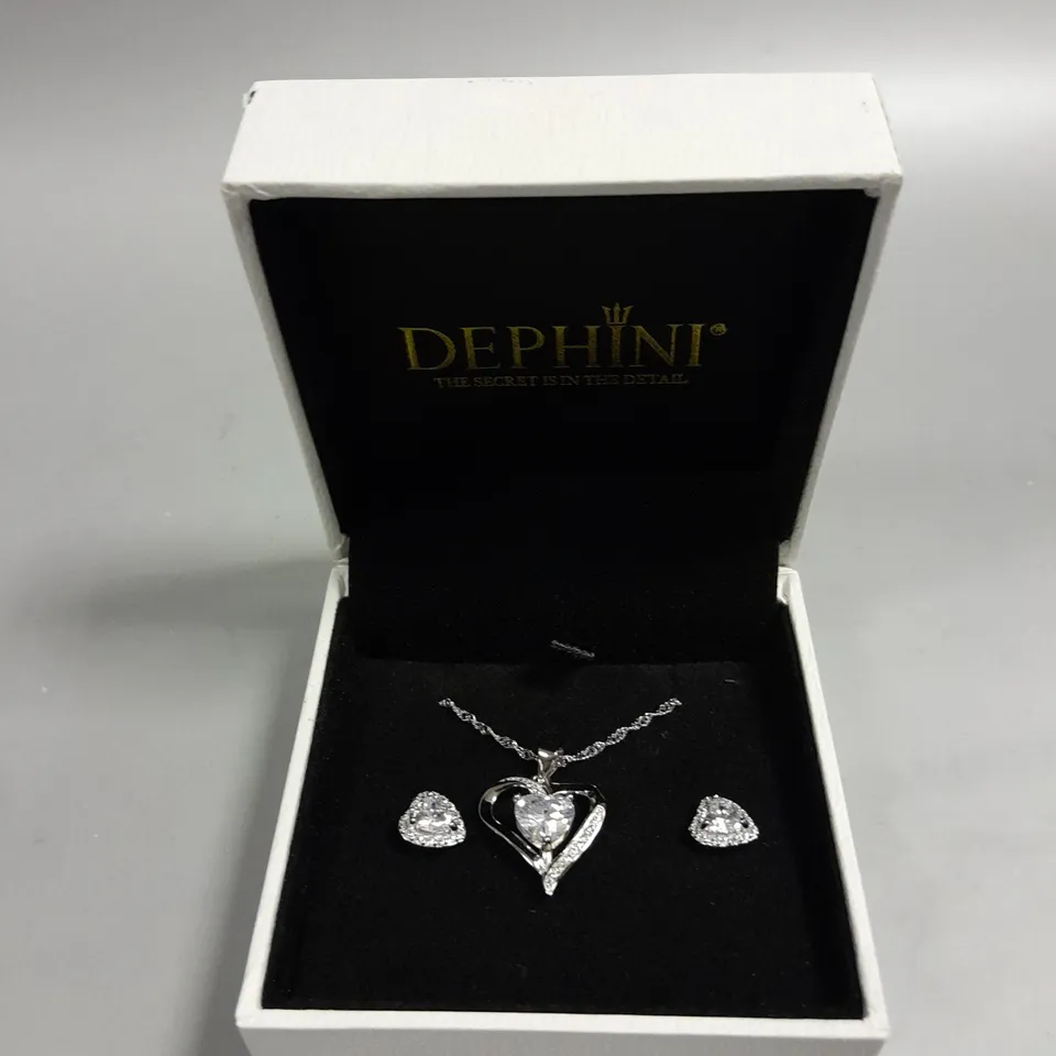 DEPHINI HEART PENDANT NECKLACE & EARRING SET 