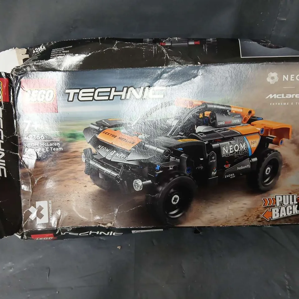 LEGO TECHNIC NEOM MCLAREN - 42166