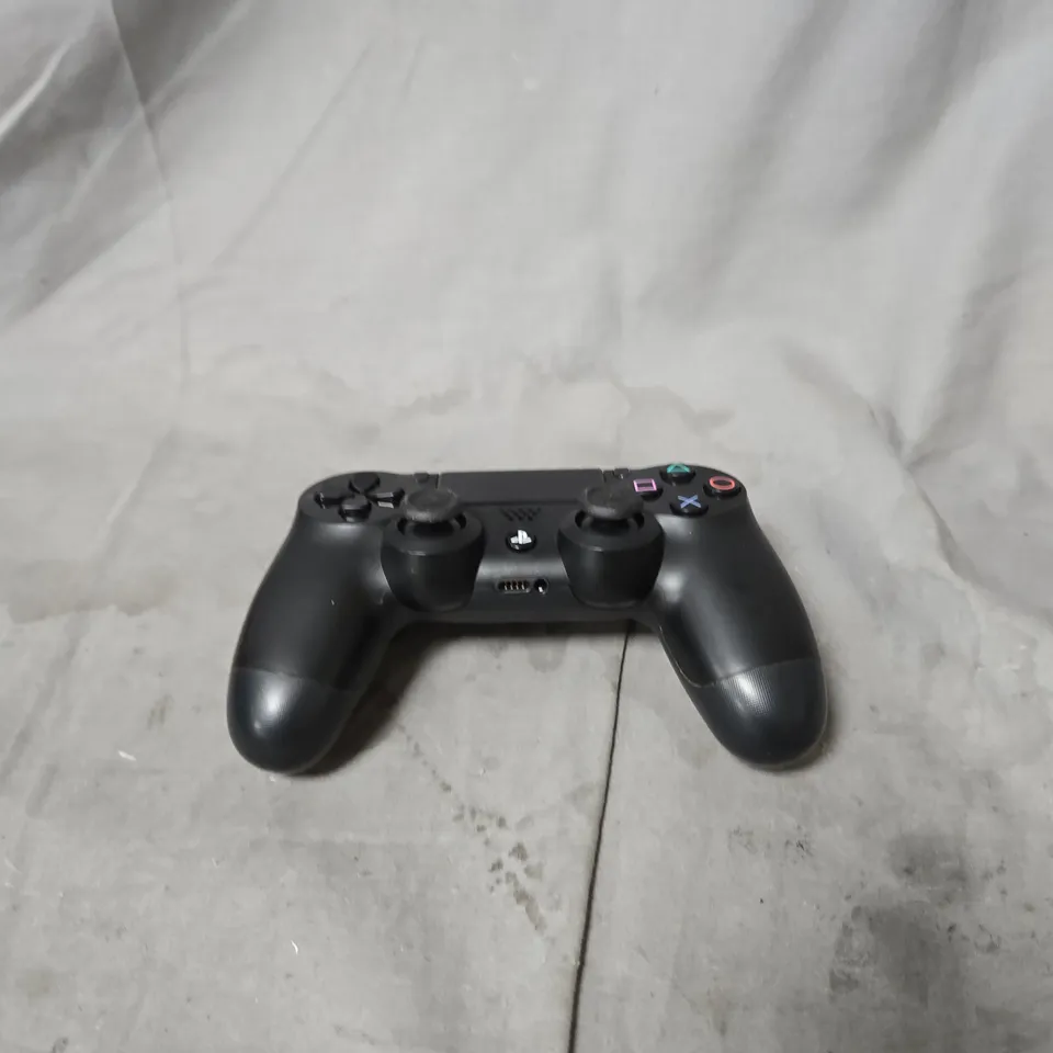 SONY DUALSHOCK 4 WIRELESS CONTROLLER (PS4) – BLACK