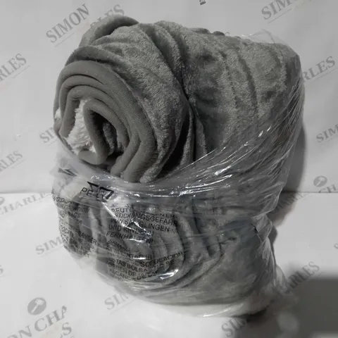 COZEE HOME OVERSIZED WRAP - SILVER / GREY