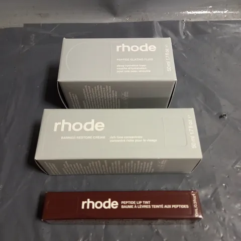 RHODE LOT OF 3 ASSORTED SKINCARE PRODUCTS TO INCLUDE - PEPTIDE GLAZING FLUID - BARRIER RESTORE CREAM - PEPTIDE LIP TINT