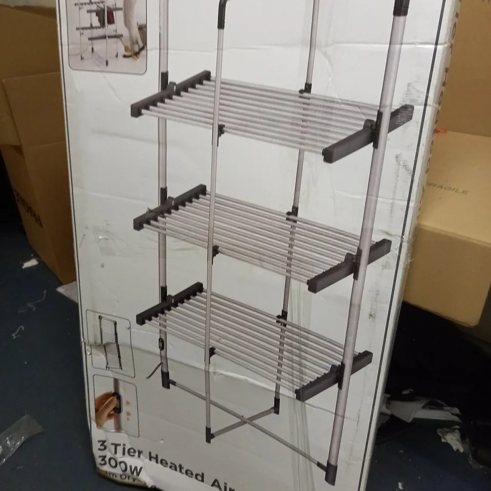 BLACK AND DECKER 3 TIER HEATED AIRER 300W 
