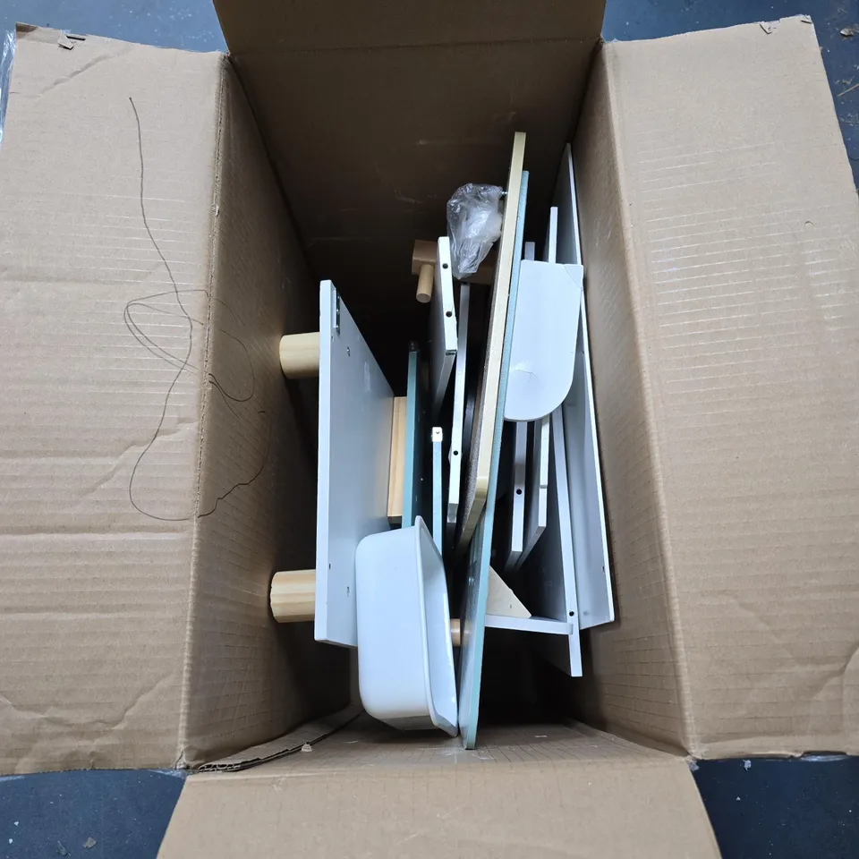 BOXED ACORN FLOOR STANDING WOODEN KITCHEN