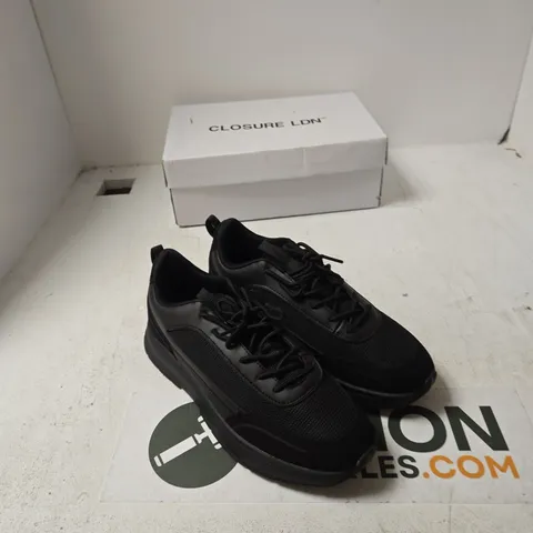 CLOSURE LDN PREMIUM TECH RUNNER β MENS BLACK, SIZE 9
