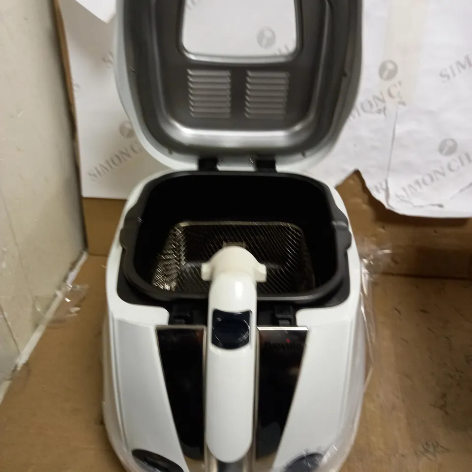 BREVILLE EASY CLEAN DIGITAL FRYER 