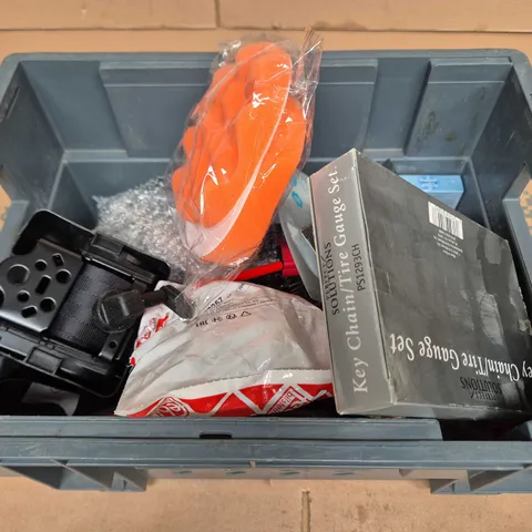 APPROXIMATELY 6 ASSORTED VEHICLE PARTS & ACCESSORIES