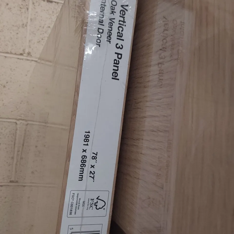 OAK VENEER VERTICAL 3 PANEL INTERNAL DOOR 1981 × 686mm