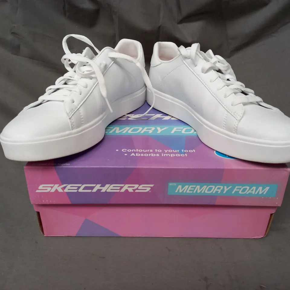 BOXED PAIR OF SKECHERS COURT CLASSIC EDEN TRAINERS IN WHITE SIZE 5.5