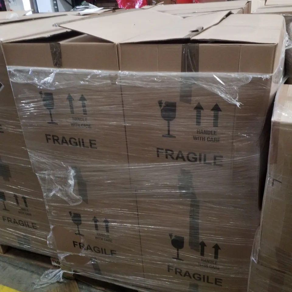 PALLET CONTAINING ASSORTED CHRISTMAS  PRODUCTS & DECORATIONS INCLUDING BOTTLE BRUSH LED TREE, HANGING FILLABLE DECORATION, CHRISTMAS CANDLE KIT & FELT BUCKETS