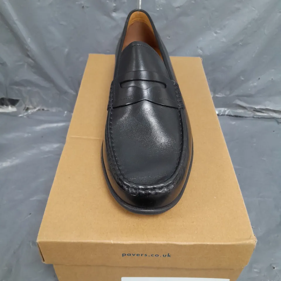 BOXED PAVERS WIDE BLACK LEATHER SHOES SIZE 42