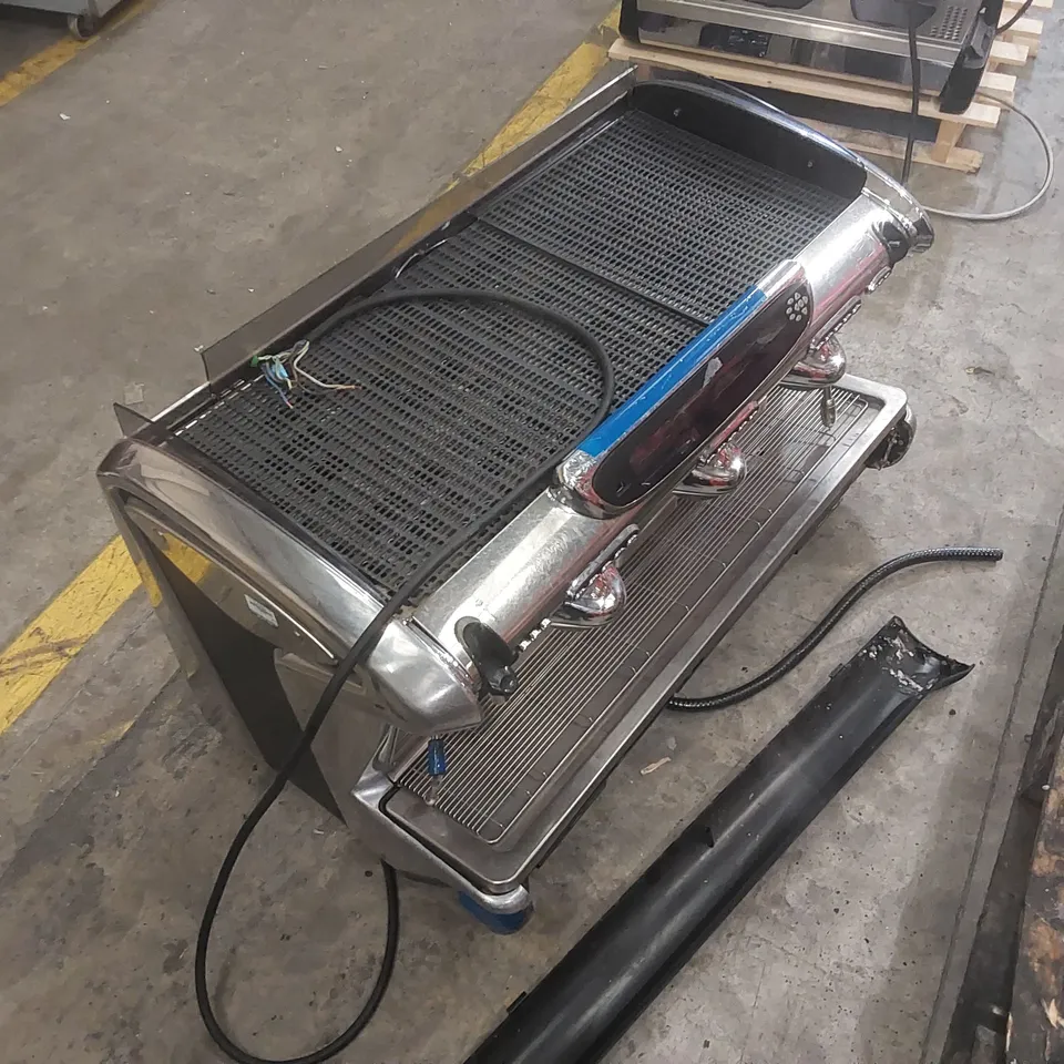 FAEMA EMBLEMA COMMERCIAL 3 GROUP COFFEE MACHINE