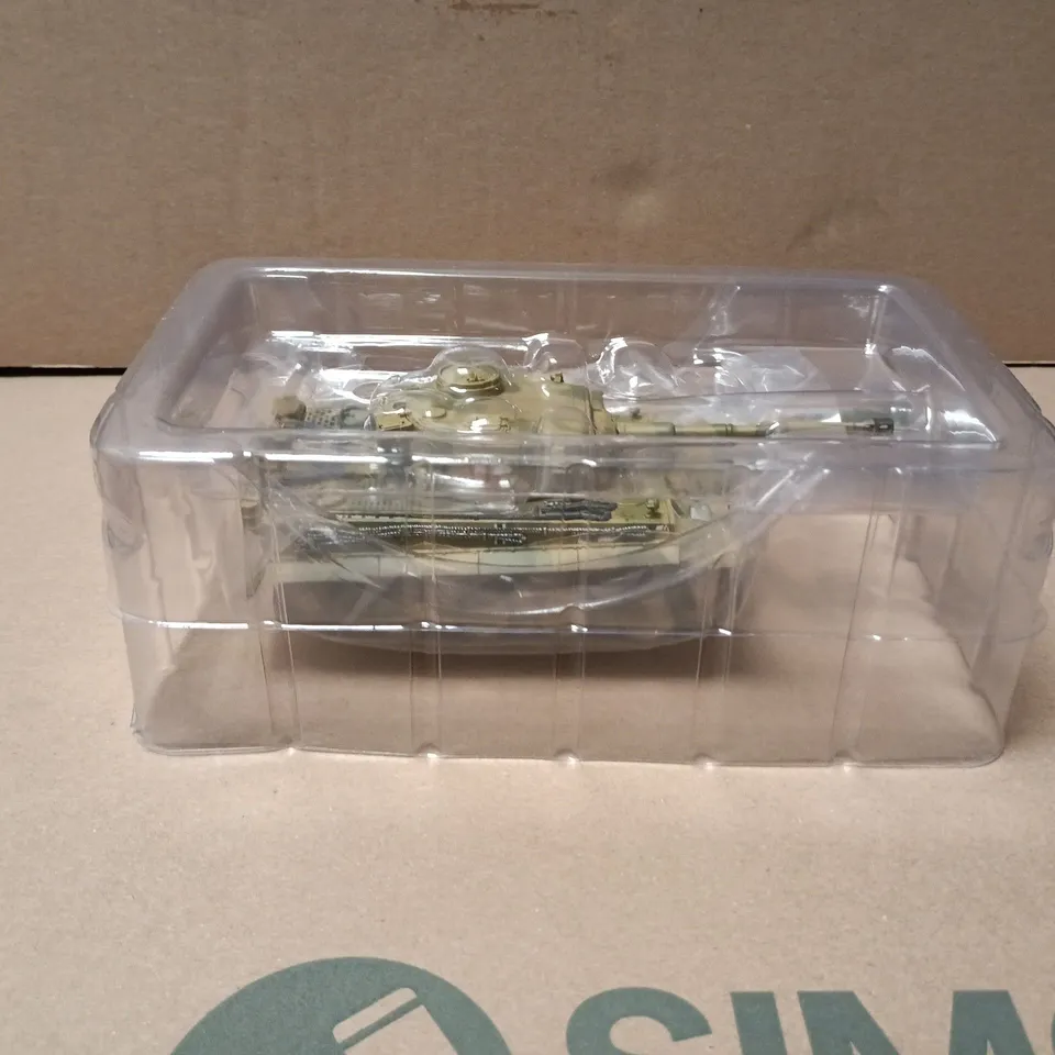 BOXED HOBBYMASTER TIGER 1 TANK