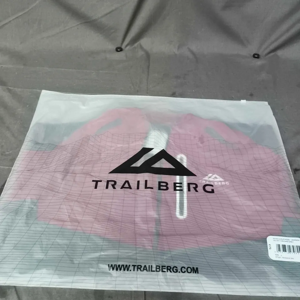 TRAILBERG AW25 CLOUD HOOD – CRIMSON VELVET / VOLCANO GREY, SIZE L