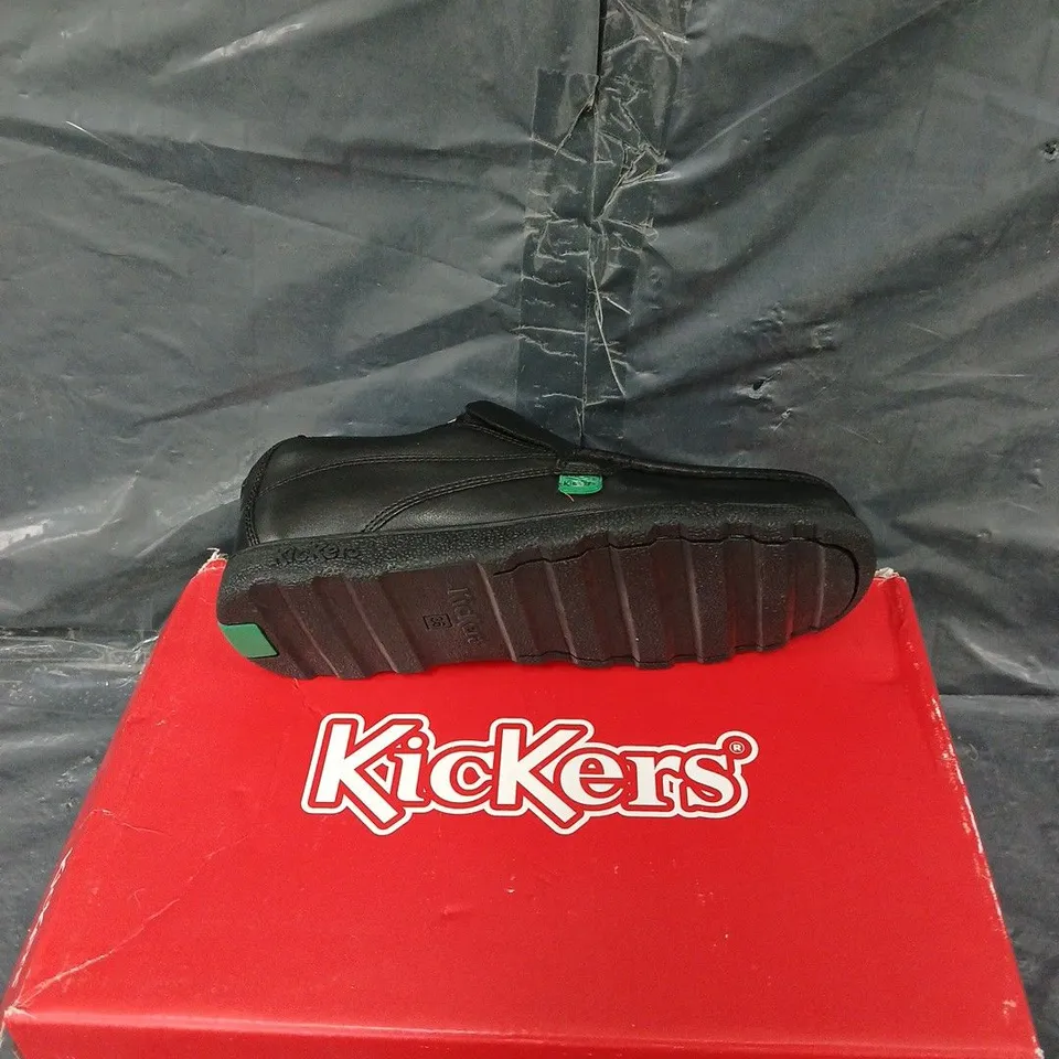 BOXED PAIR OF KICKERS FRAGMA SLIP LEATHER BLACK SIZE 36
