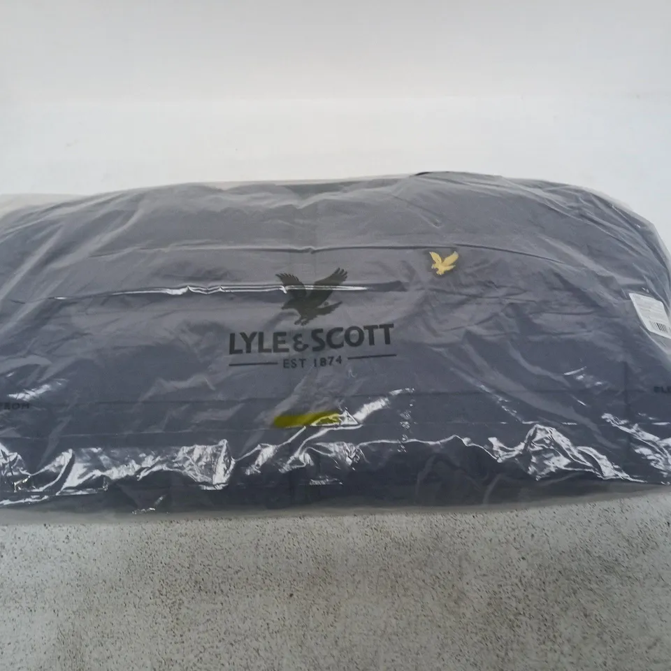 BAGGED LYLE & SCOTT WADDED JACKET – SIZE S (GREYSTONE)