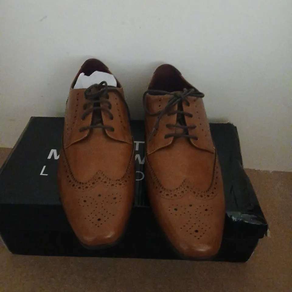 BURTON MENSWEAR LONDON BROWN LEATHER BROGUES – MEN'S SHOES SIZE 9