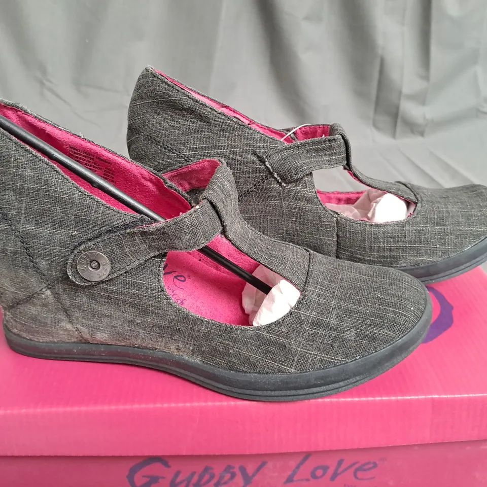 BOX OF APPROXIMATELY 8 PAIRS OF BLACK GUPPY LOVE WEDGE SHOES IN VARIOUS SIZES