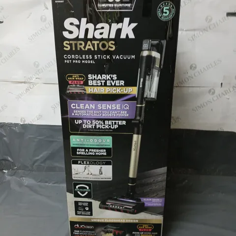 SHARK STRATOS CORDLESS STICK VACUUM CLEANER WITH ANTI HAIR-WRAP 