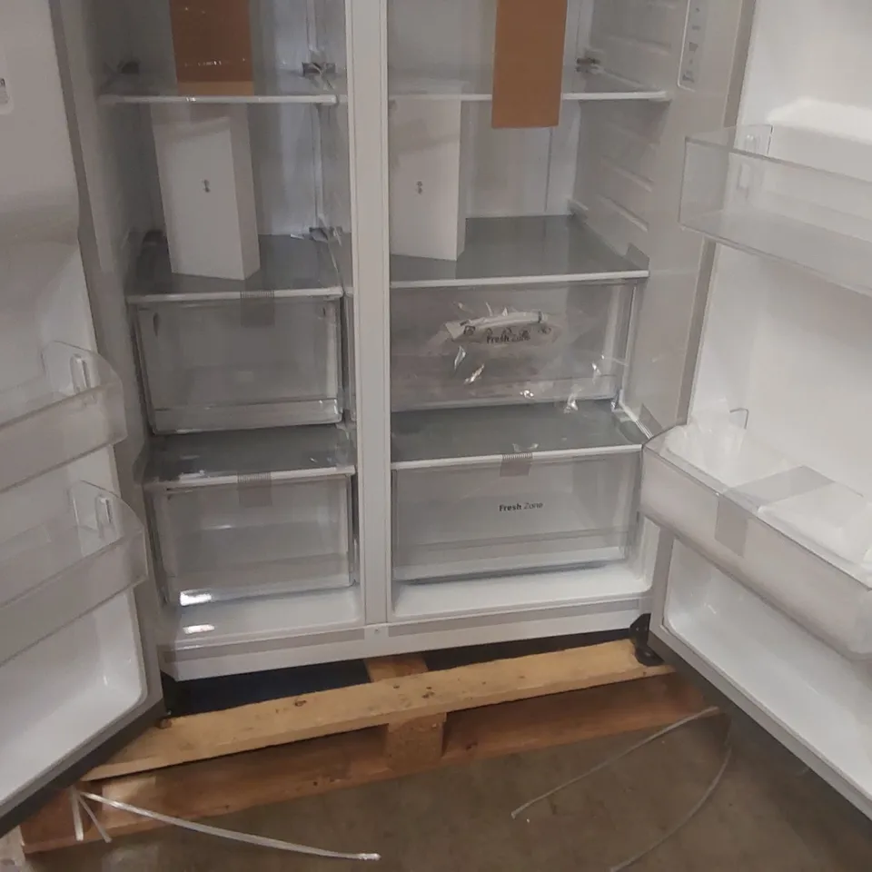 LG UVNANO GSLD80PZRD AMERICAN-STYLE SMART FRIDGE FREEZER - SHINY STEEL