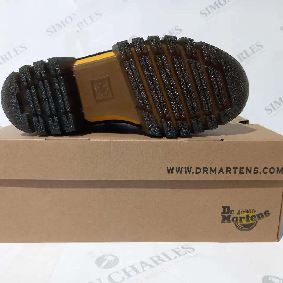 BOXED PAIR OF DR MARTENS AUDRICK 3I SHOES IN BLACK UK SIZE 5