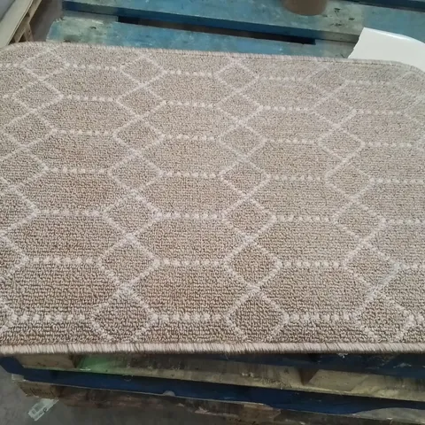 QUALITY DESIGNER AREA RUG - APPROXIMATELY 75X50CM