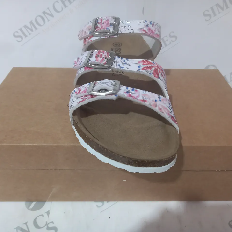 BOXED PAIR OF BONOVA OPEN TOE SANDALS IN WHITE/PINK/BLUE FLORAL DESIGN SIZE 7
