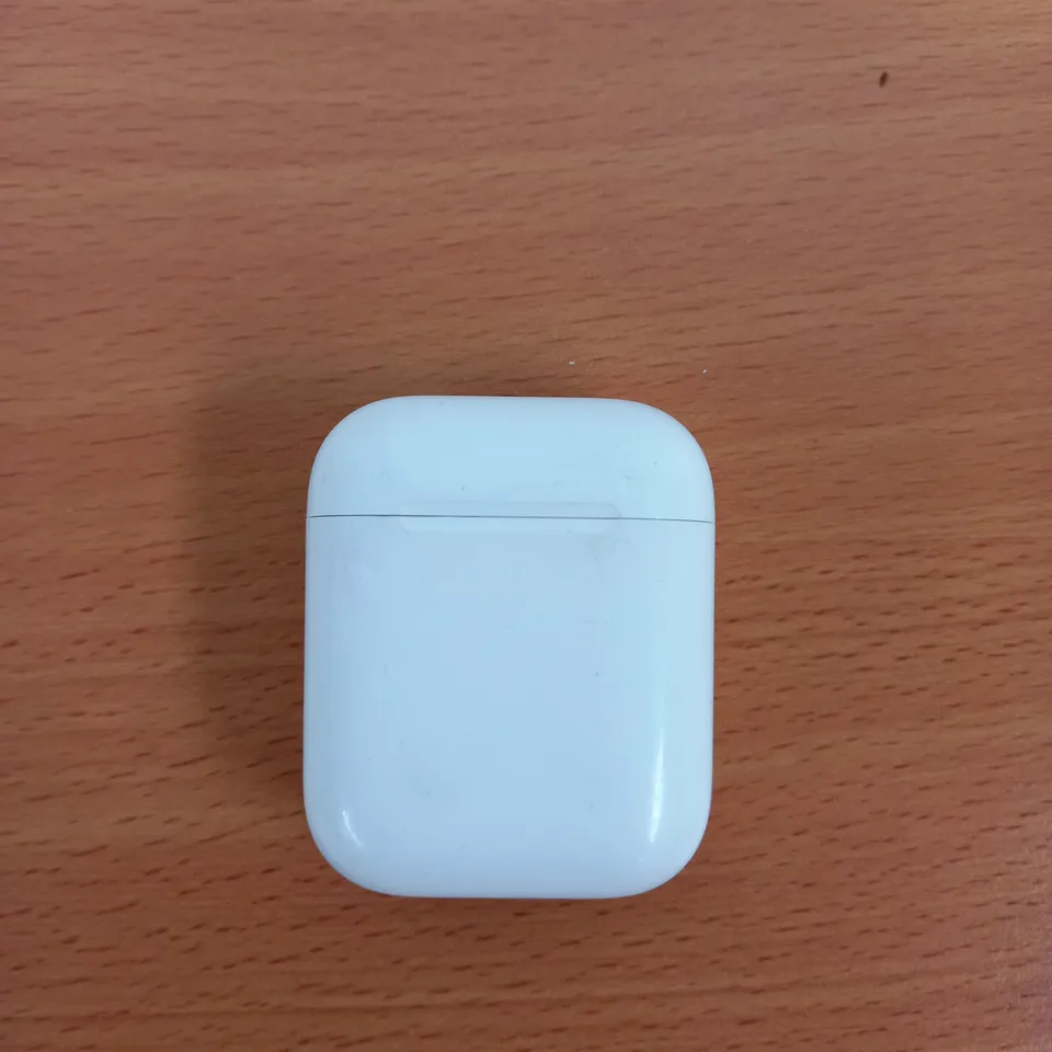 APPLE AIRPODS