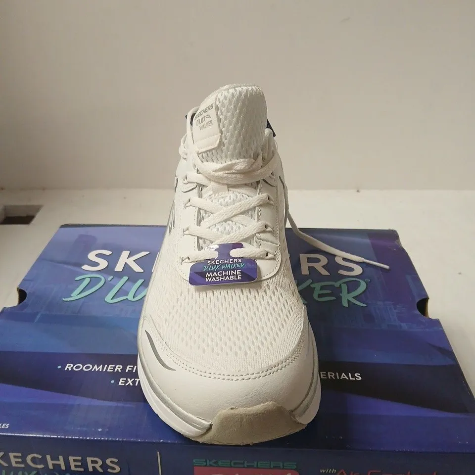 BOXED PAIR OF SKECHERS D'LUX WALKER WOMEN'S TRAINERS - UK 8