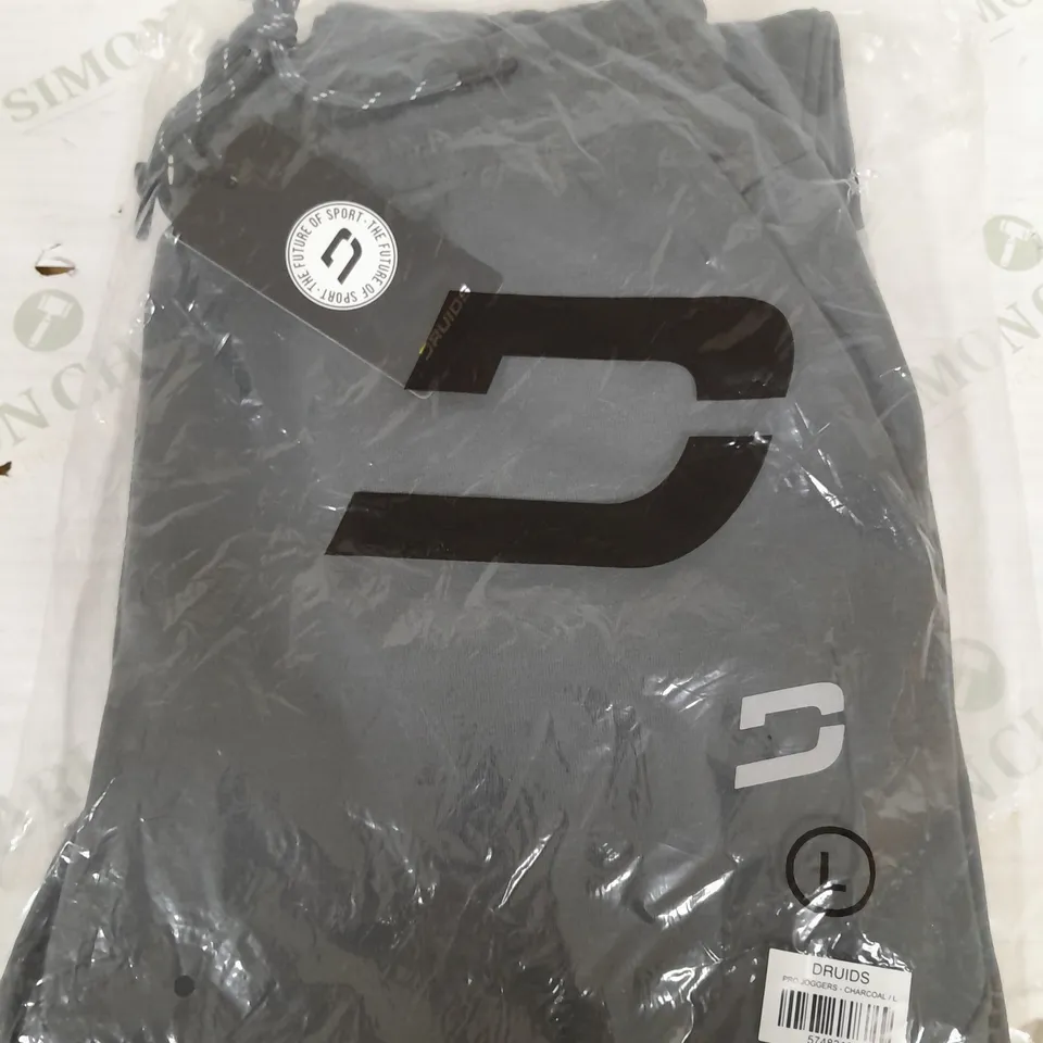 DRUID PRO JOGGERS IN CHARCOAL - LARGE