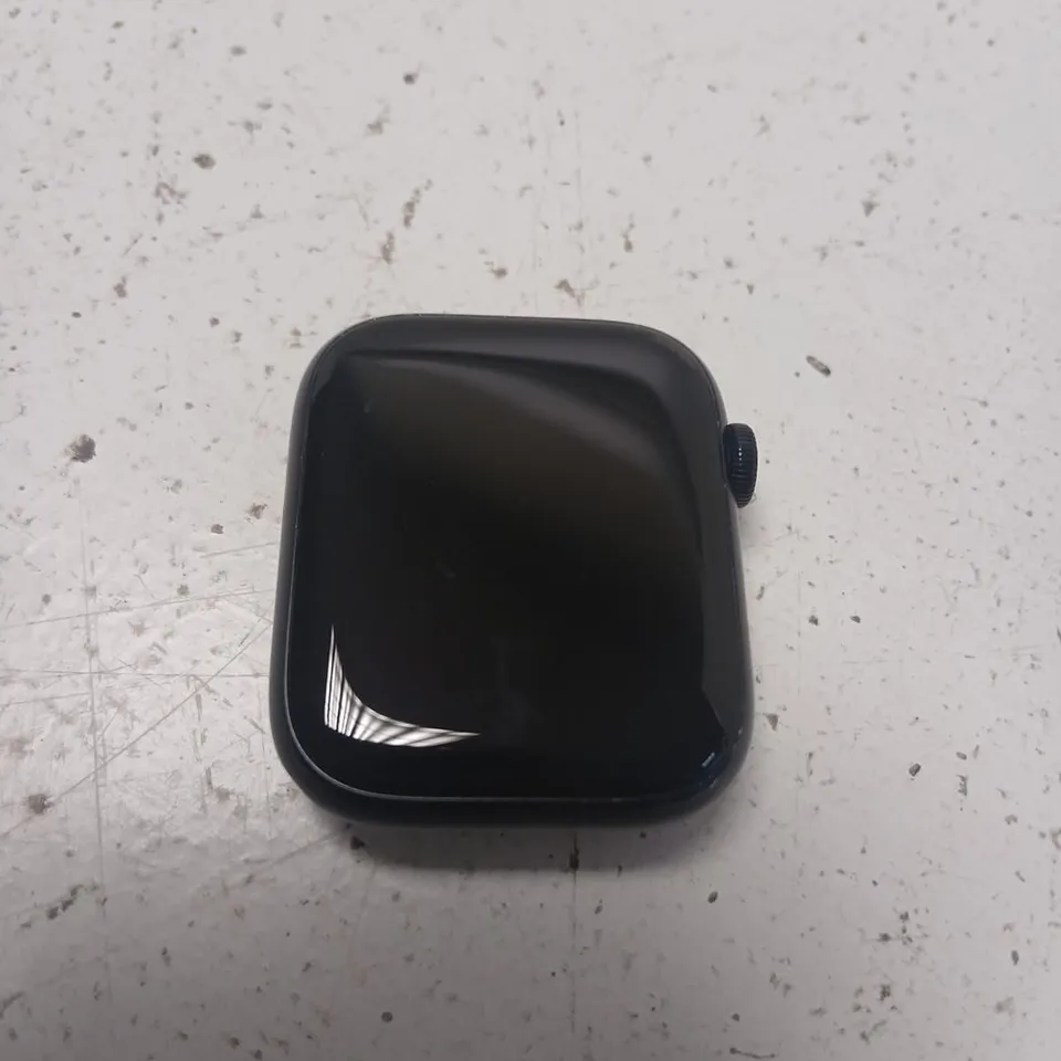 APPLE SERIES 8 WATCH 