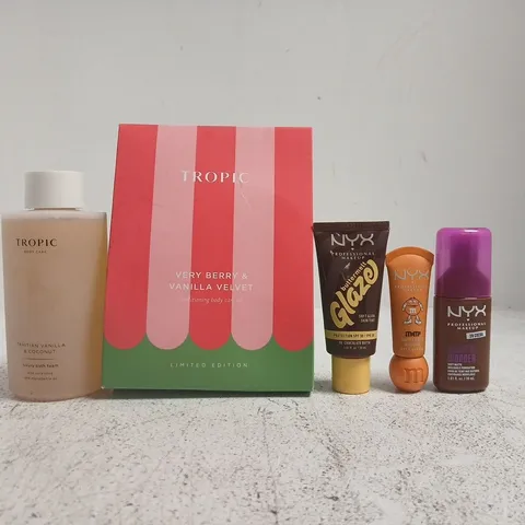 APPROXIMATELY 30 ASSORTED COSMETIC ITEMS INCLUDING VARIOUS MAKES AND BRANDS - COLLECTION ONLY