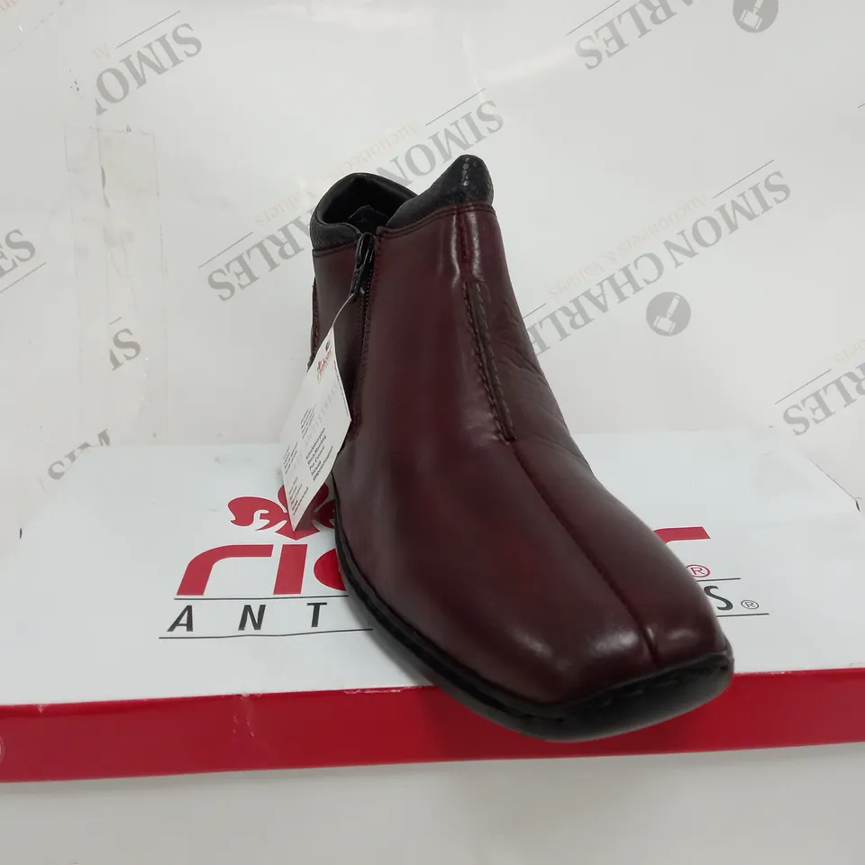 RIEKER LEATHER STITCH ROUND TOE BOOTS, BURGUNDY - SIZE 7.5