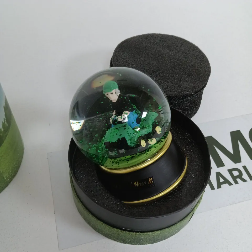 BOX OF 18 SEXY AND I MOW IT SNOW GLOBES