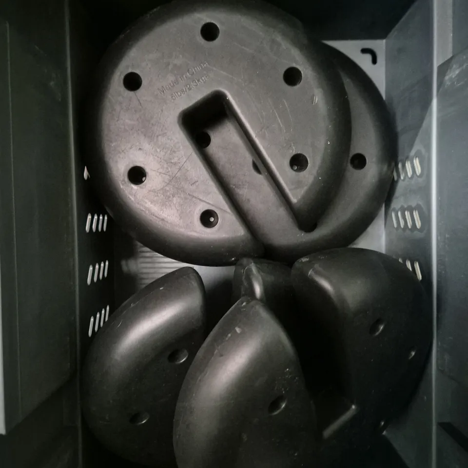 LOT OF 4 WEIGHTED PARASOL BASES BLACK