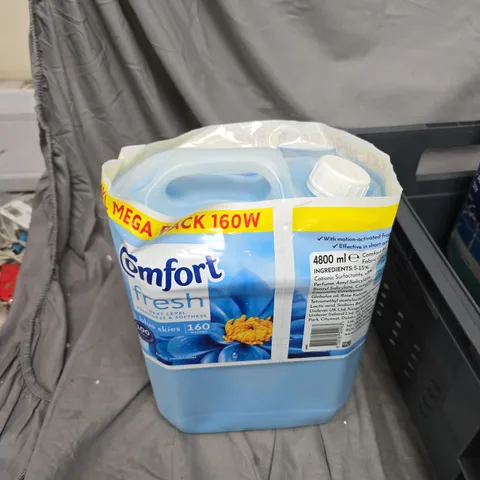 BOX OF APPROXIMATELY 5 ASSORTED LIQUID CLEANING ITEMS TO INCLUDE:COMFORT FABRIC CONDITIONER AND ANTI BAC HAND WASH